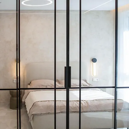 Stylish Next To The Center