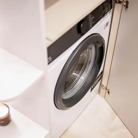 Stylish Next To The Center *