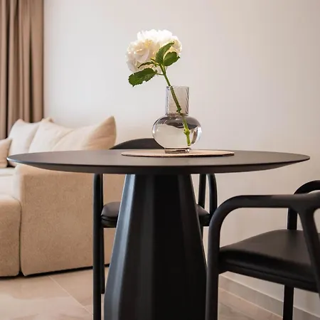 Stylish Next To The Center Lägenhet